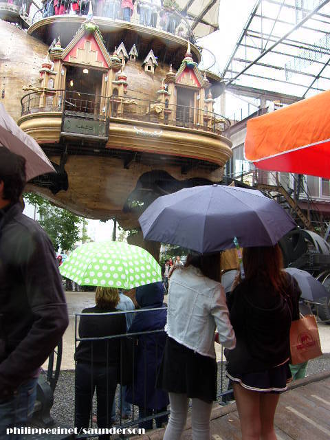 LE VOYAGE A NANTES : L'ELEPHANT ET LA PLUIE