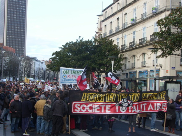 NOTRE DAME DES LANDES : MANIF A NANTES, 24 11 2012