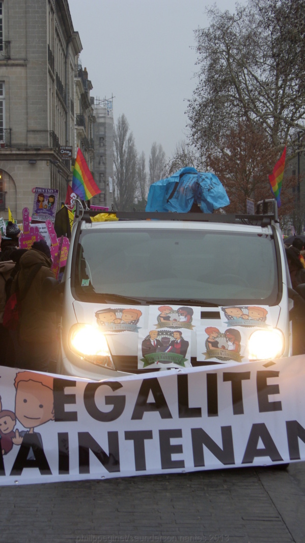 MANIF NANTES CENTRE LGBT : EGALITE MAINTENANT!