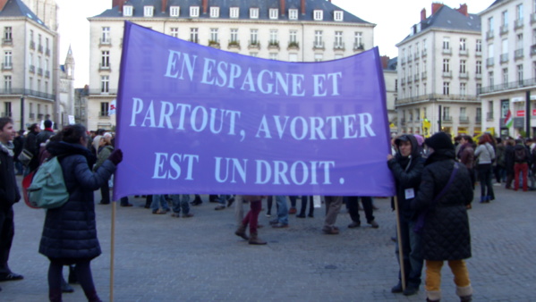 NANTES : Manifestation unitaire pour la défense de l'avortement. 01 02 2014
