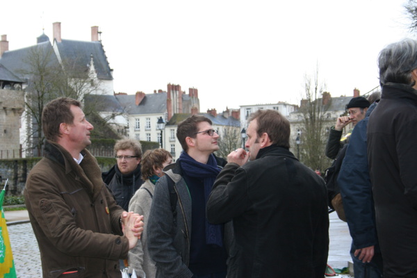 MANIF CONTRE L'AEROPORT A NANTES : DE PASCALE CHIRON, YANNICK JADOT, JEAN-VINCENT PLACE AU PIEGE COURS DES 50 OTAGES