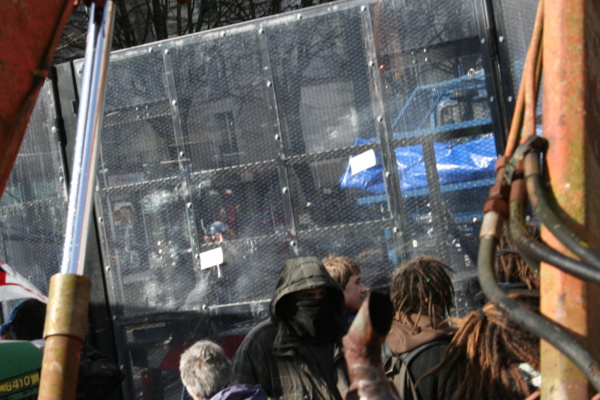 MANIF CONTRE L'AEROPORT A NANTES : DE PASCALE CHIRON, YANNICK JADOT, JEAN-VINCENT PLACE AU PIEGE COURS DES 50 OTAGES