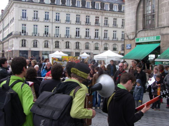 Le collectif Romeurope invitait à la fête  ce samedi 22 mars. Un succès (1ère partie)