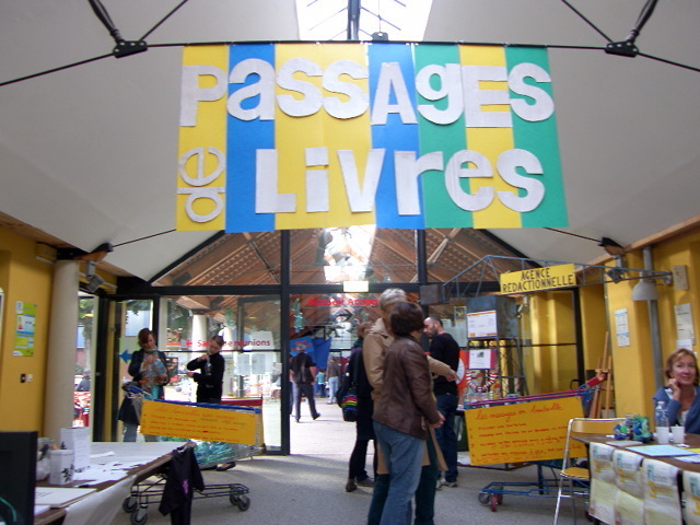 DANSE DES LIVRES A LA MAISON DE QUARTIER DE L ILE DE NANTES