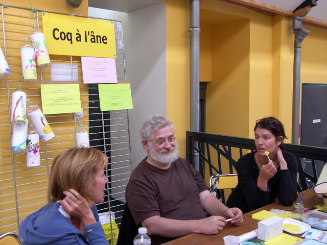 DANSE DES LIVRES A LA MAISON DE QUARTIER DE L ILE DE NANTES DANSE DES LIVRES A LA MAISON DE QUARTIER DE L ILE DE NANTES