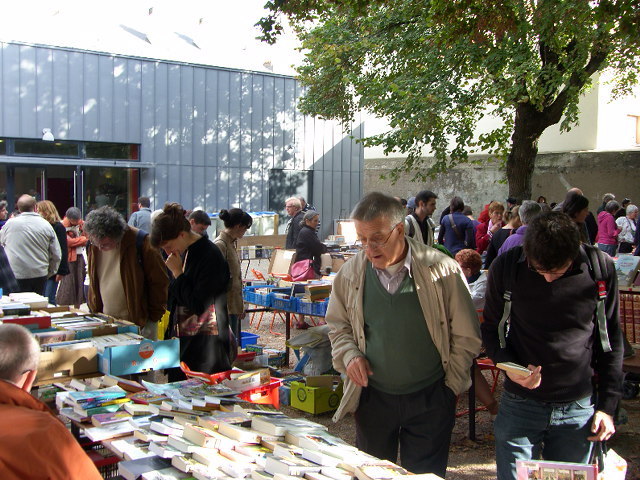 DANSE DES LIVRES A LA MAISON DE QUARTIER DE L ILE DE NANTES