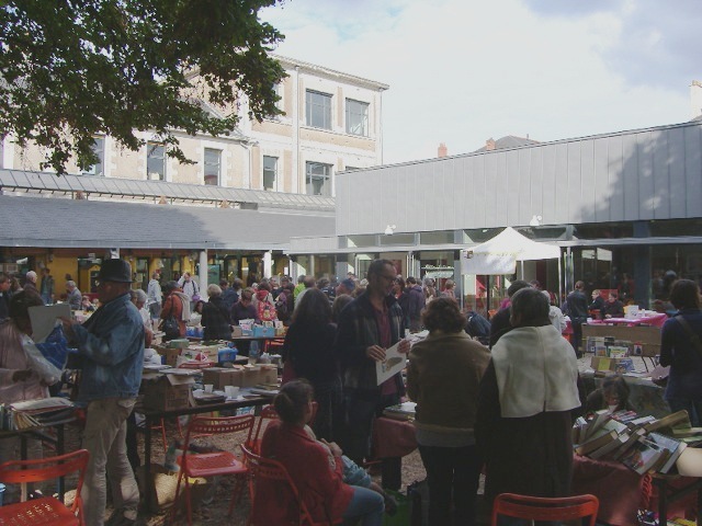 DANSE DES LIVRES A LA MAISON DE QUARTIER DE L ILE DE NANTES