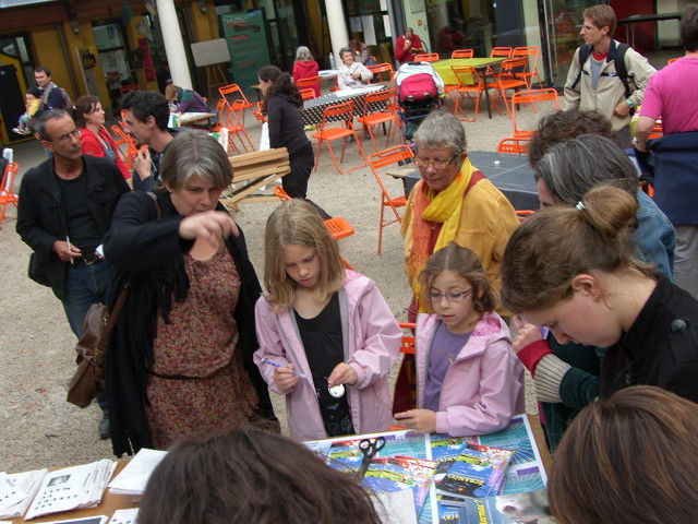 DANSE DES LIVRES A LA MAISON DE QUARTIER DE L ILE DE NANTES