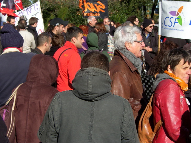 NANTES EXPULSIONS. "UN TOIT POUR TOUTES ET TOUS : MANIF  DU 27 OCT 2012