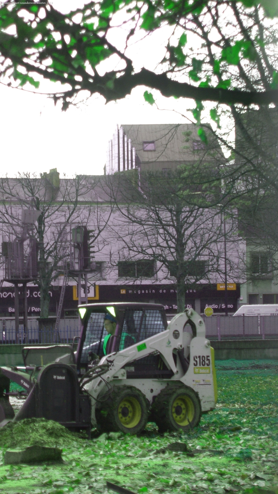 ELISA MERCOEUR A NANTES : LE SQUARE VERT DE RAGE ELISA MERCOEUR A NANTES : LE SQUARE VERT DE RAGE