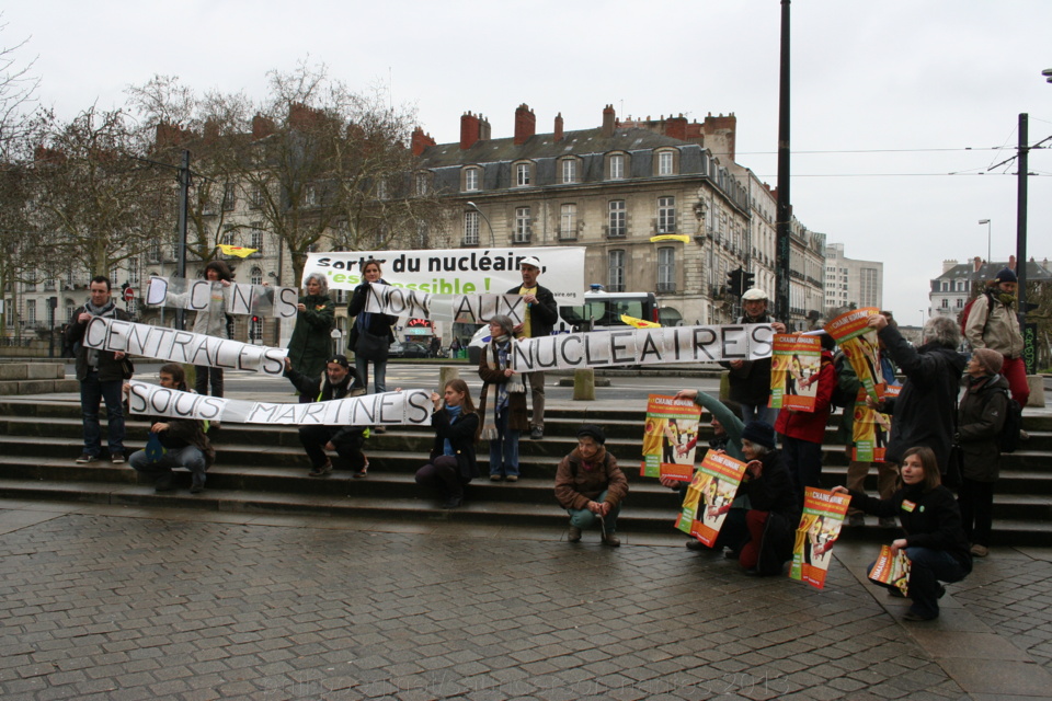 NANTES : ACTION CONTRE LE NUCLEAIRE CIVIL ET MILITAIRE. 09 fév. 2013