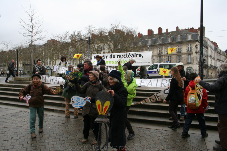 NANTES : ACTION CONTRE LE NUCLEAIRE CIVIL ET MILITAIRE. 09 fév. 2013