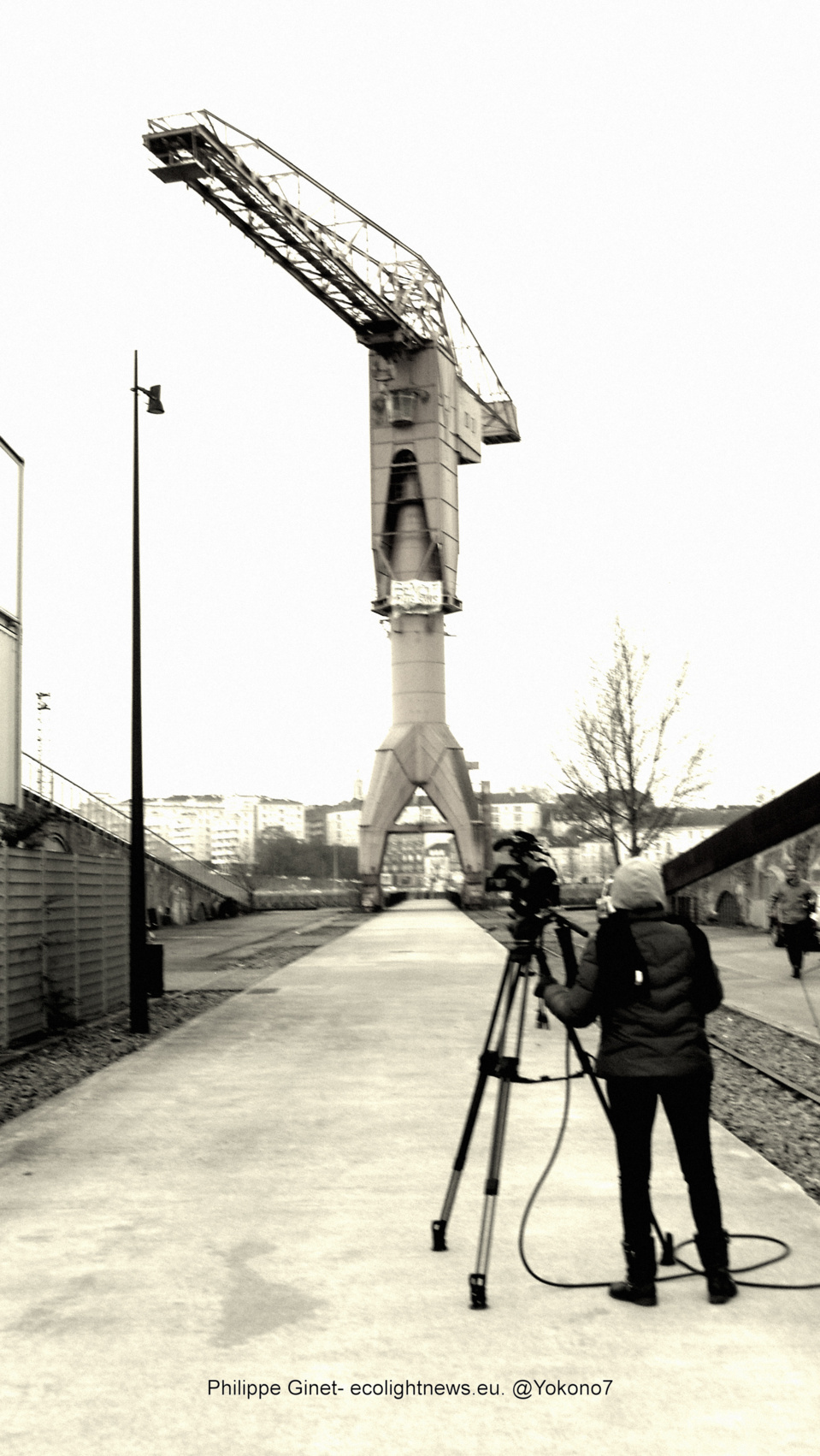 NANTES : SERGE CHARNAY, A L'AUBE AUJOURD'HUI NANTES : SERGE CHARNAY, A L'AUBE AUJOURD'HUI