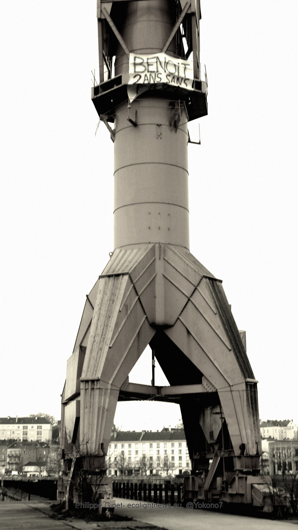 NANTES : SERGE CHARNAY, A L'AUBE AUJOURD'HUI NANTES : SERGE CHARNAY, A L'AUBE AUJOURD'HUI