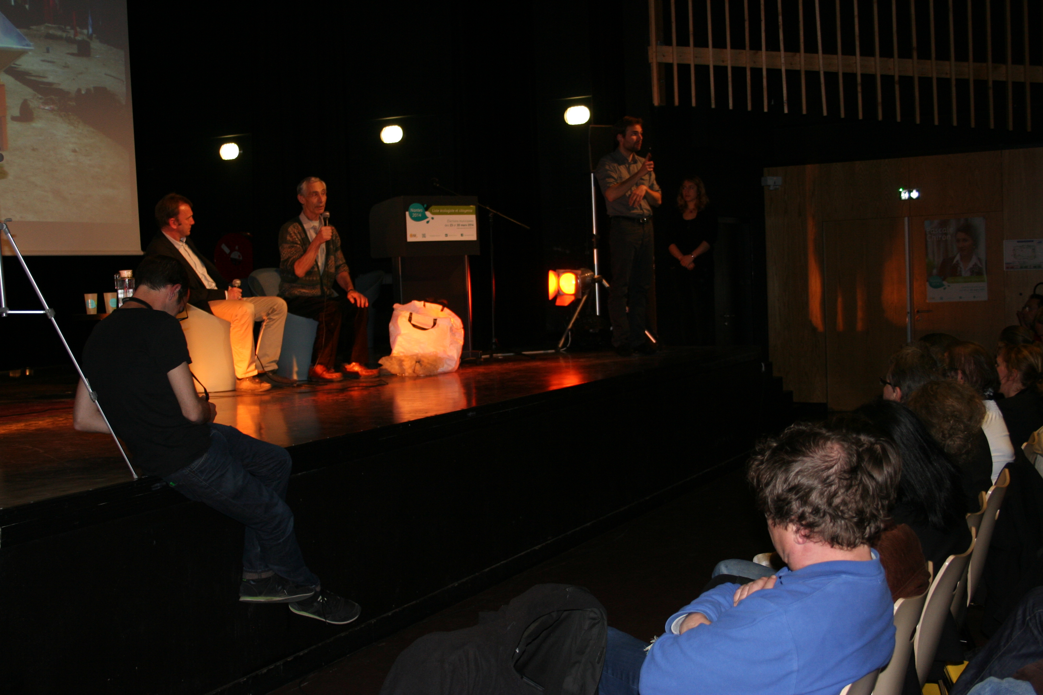 MEETING de PASCALE CHIRON :  LE DISCOURS ET LES PHOTOS INEDITES ! (1ère partie)