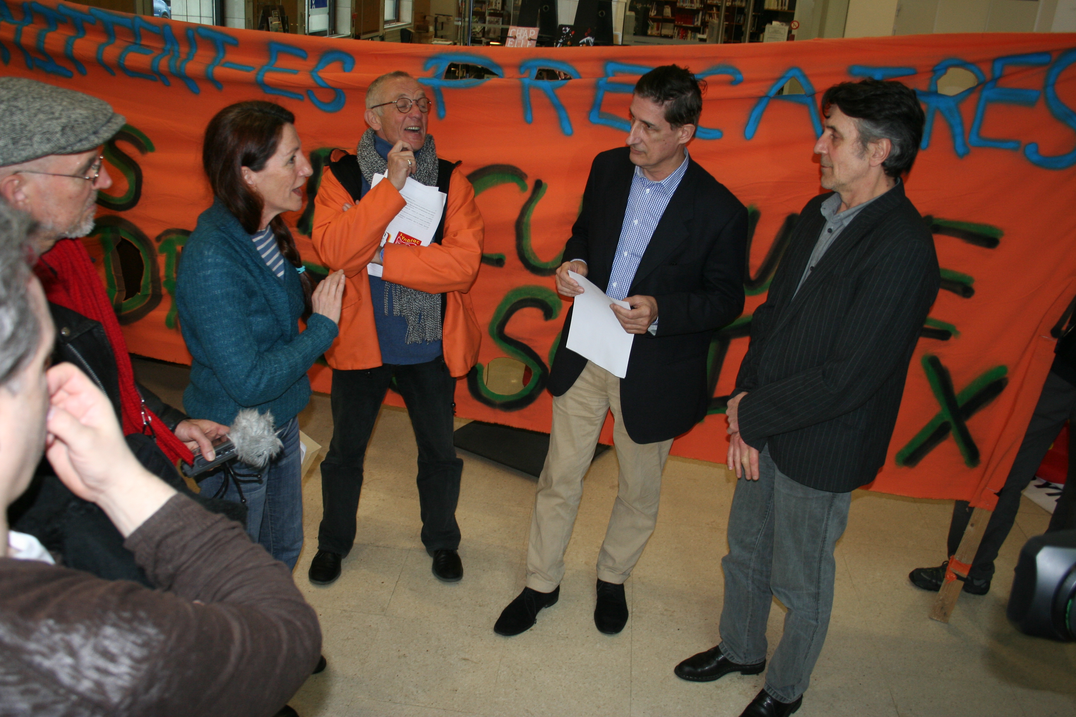 NANTES aujourd'hui : LES INTERMITTENTS A LA DRAC NANTES aujourd'hui : LES INTERMITTENTS A LA DRAC