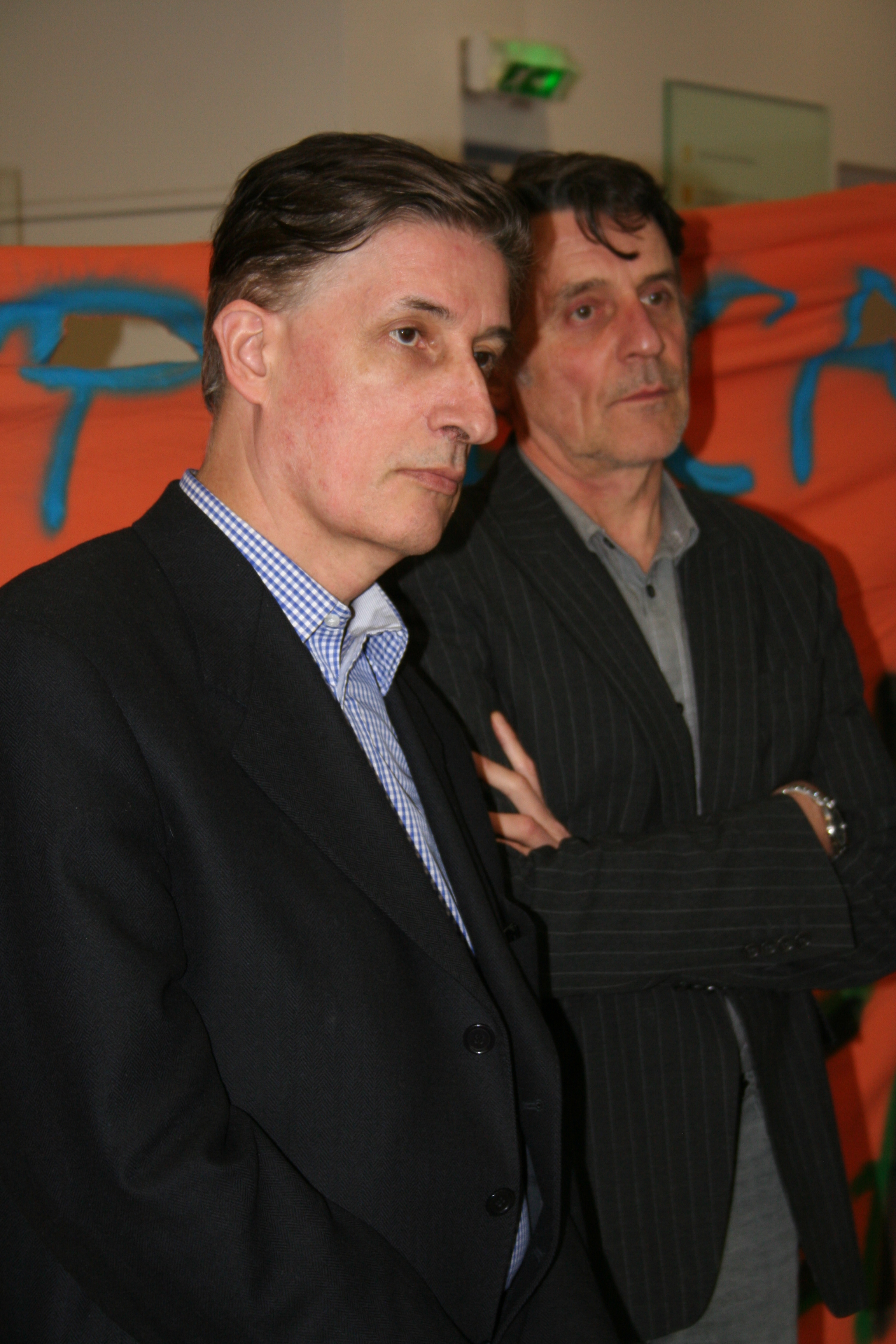 NANTES aujourd'hui : LES INTERMITTENTS A LA DRAC NANTES aujourd'hui : LES INTERMITTENTS A LA DRAC