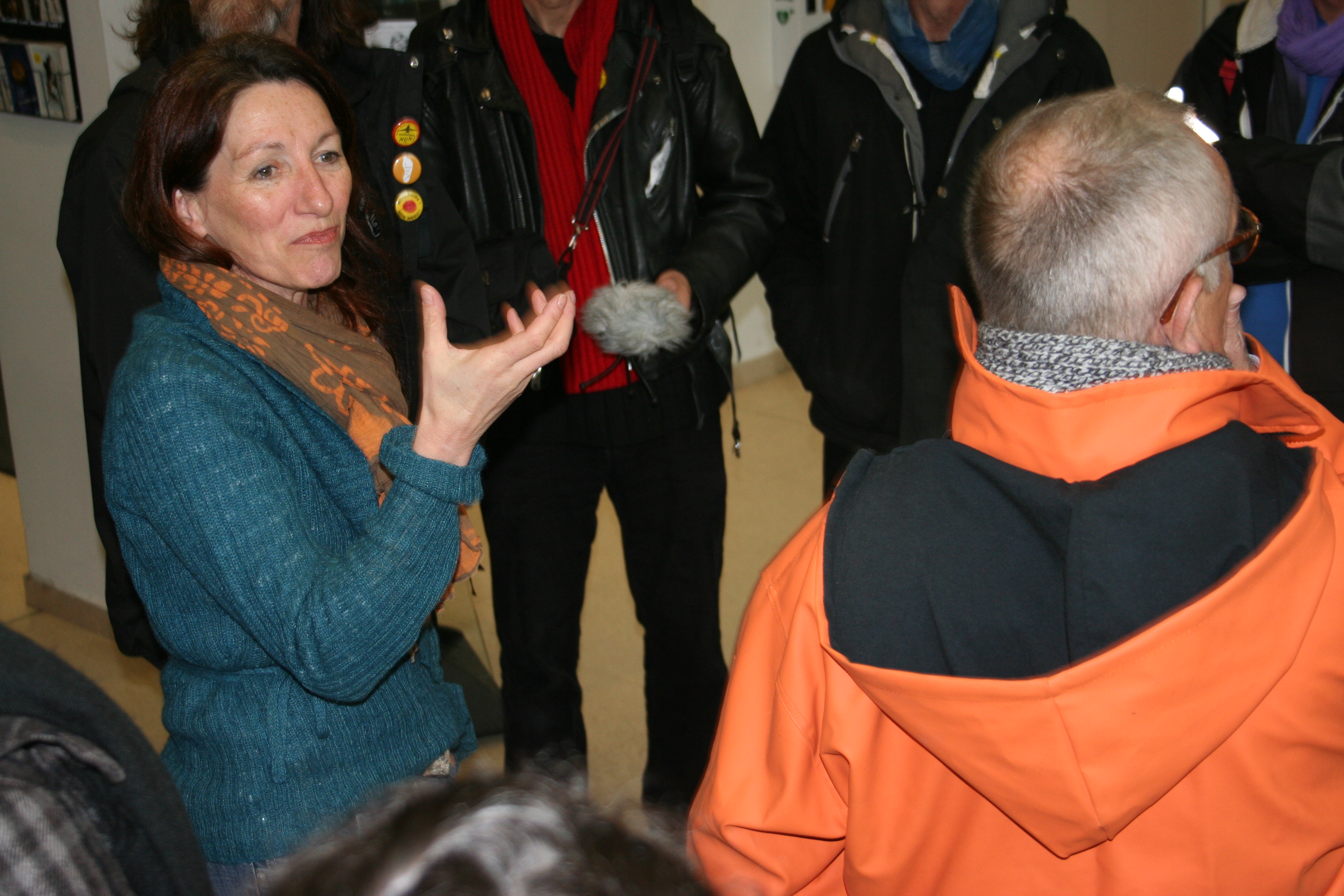 NANTES aujourd'hui : LES INTERMITTENTS A LA DRAC NANTES aujourd'hui : LES INTERMITTENTS A LA DRAC