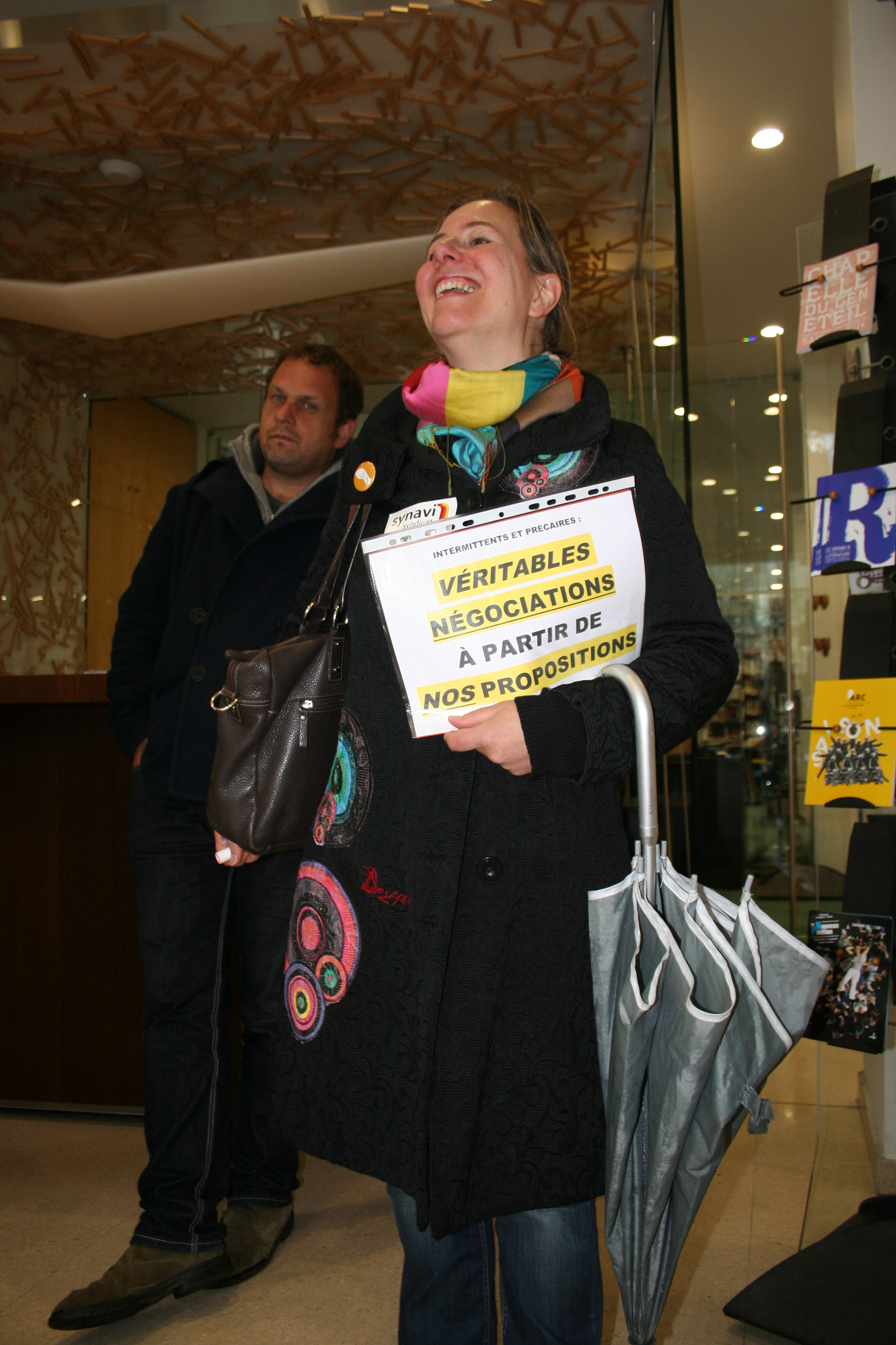 NANTES aujourd'hui : LES INTERMITTENTS A LA DRAC NANTES aujourd'hui : LES INTERMITTENTS A LA DRAC