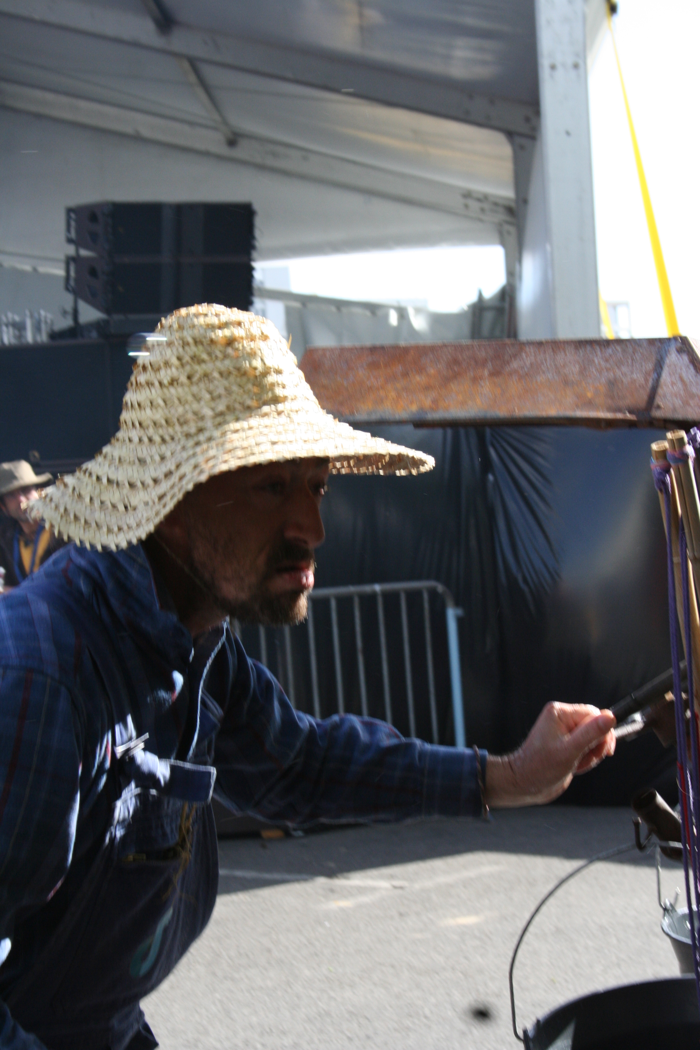 Festival Histoire d'Avenir : vue échassière Place de la Petite Hollande Festival Histoire d'Avenir : vue échassière Place de la Petite Hollande