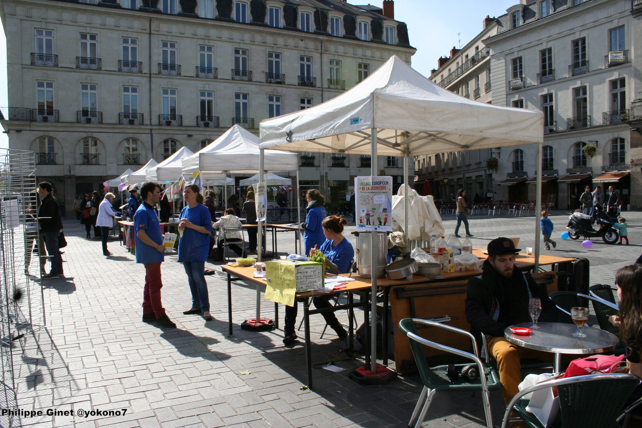 Le Village Européen de la Jeunesse au Bouffay à Nantes hier Le Village Européen de la Jeunesse au Bouffay à Nantes hier