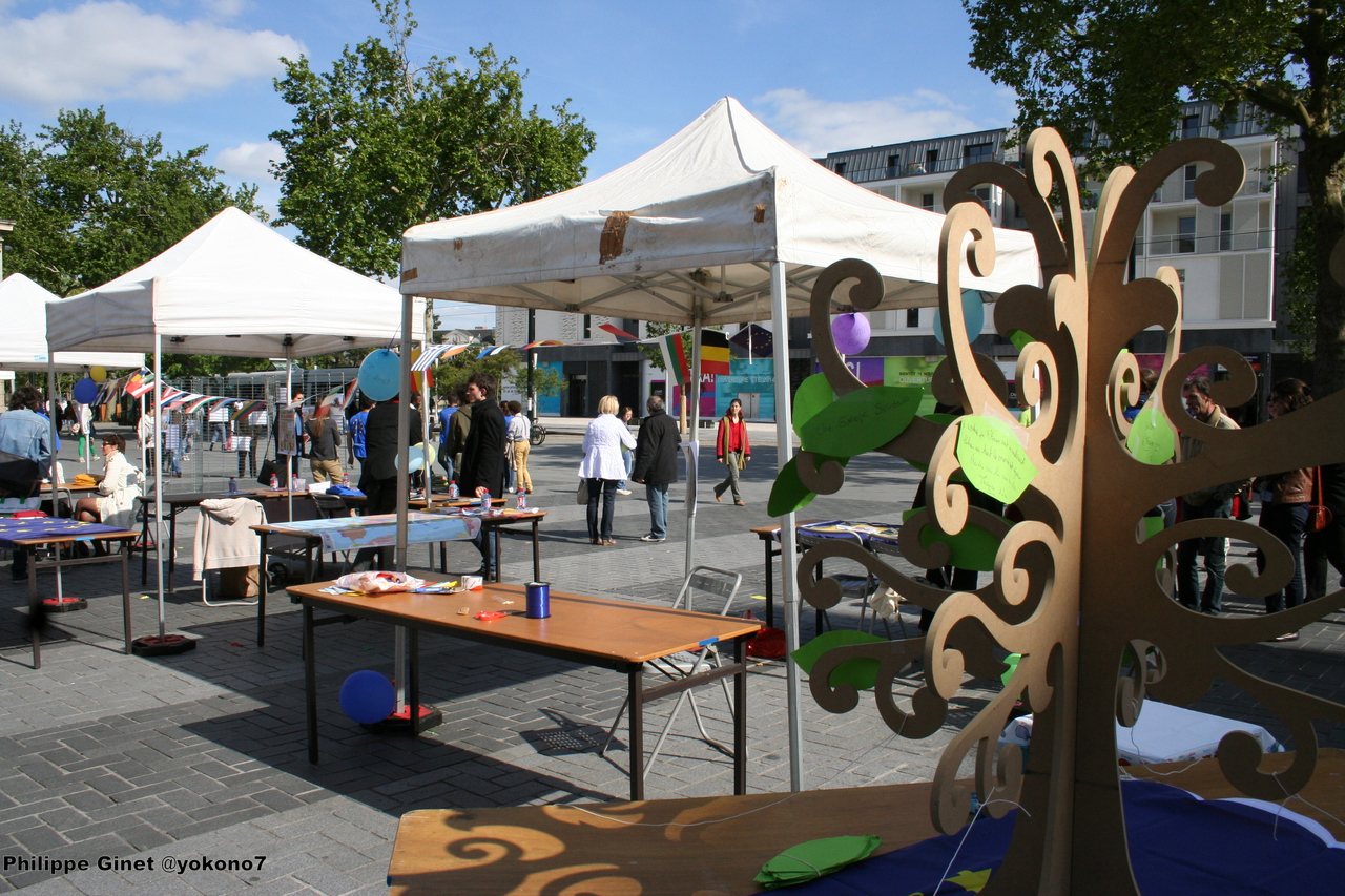 Le Village Européen de la Jeunesse au Bouffay à Nantes hier Le Village Européen de la Jeunesse au Bouffay à Nantes hier