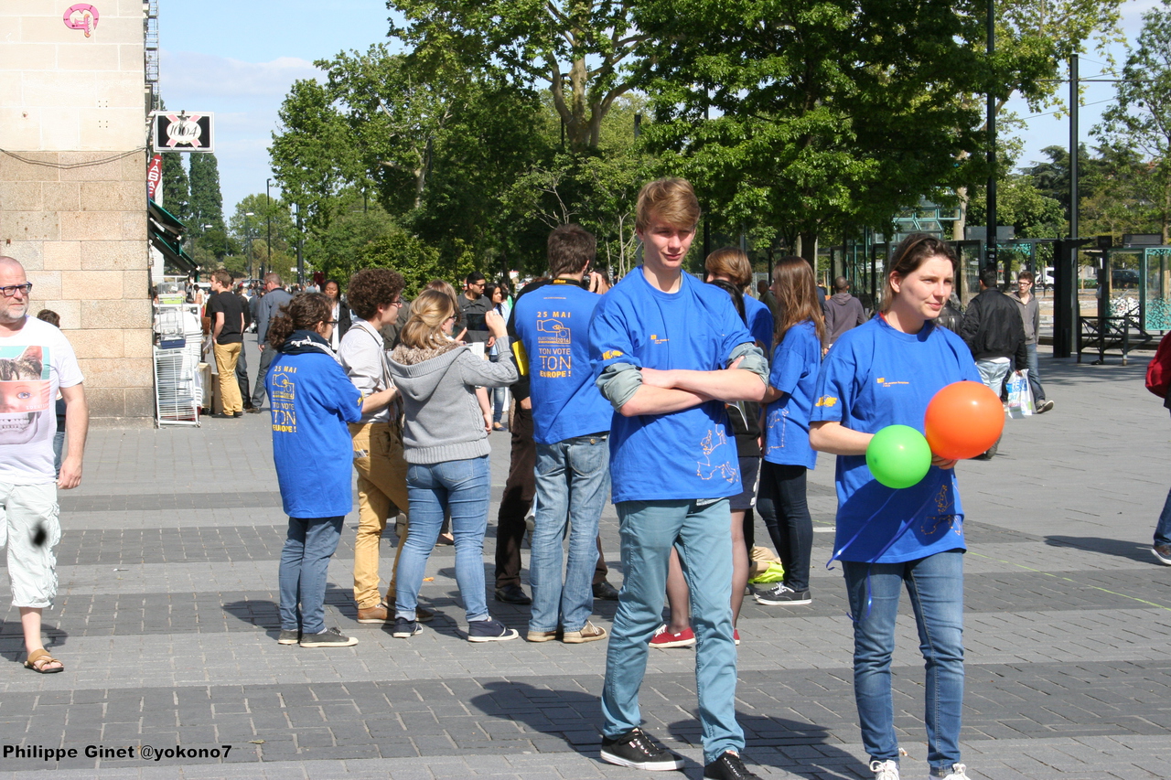 Le Village Européen de la Jeunesse au Bouffay à Nantes hier Le Village Européen de la Jeunesse au Bouffay à Nantes hier