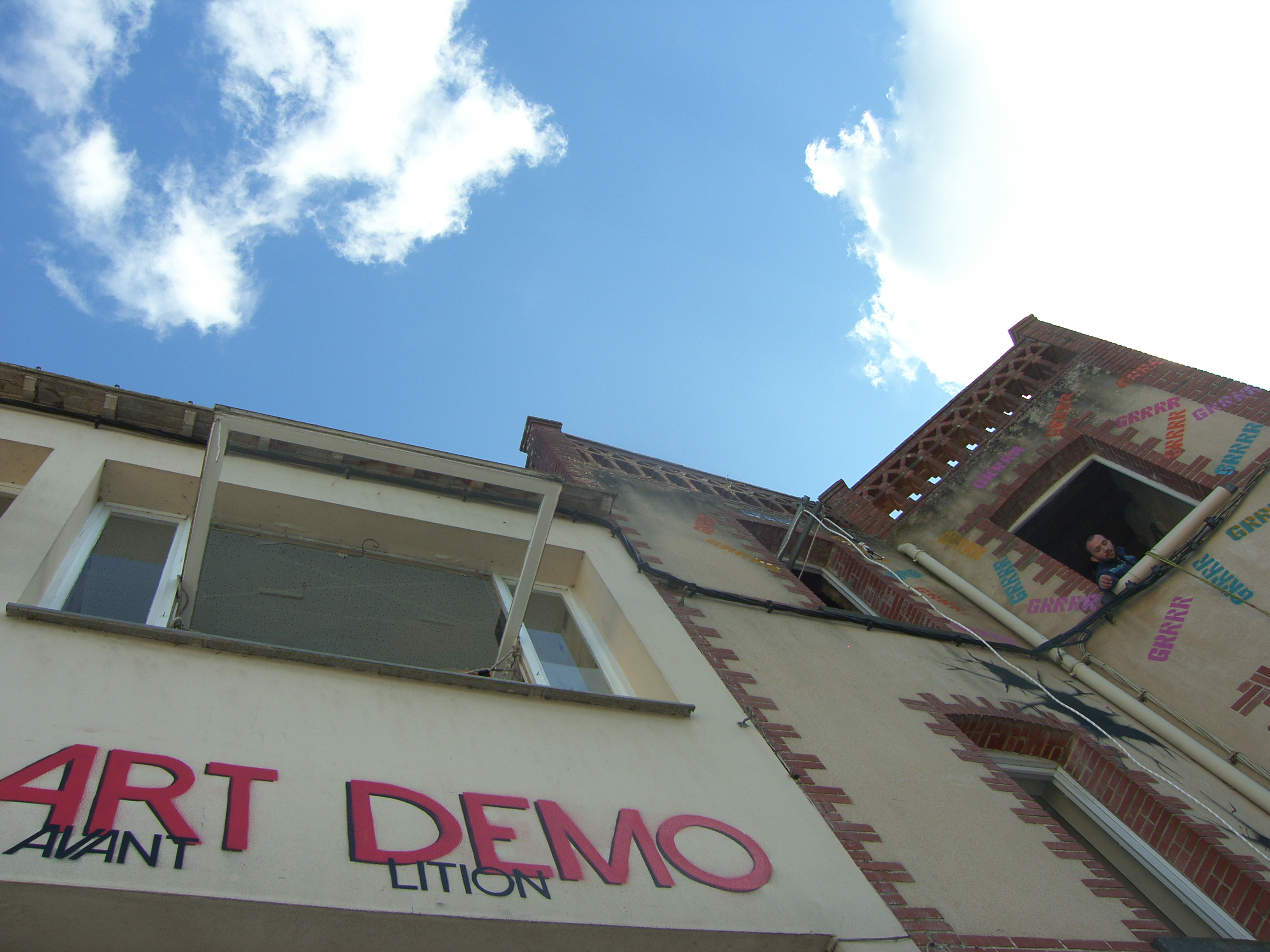 SAINT-MARS-DU-DESERT : LE CHANT DU CYGNE DE L'HOTEL DE VILLE SAINT-MARS-DU-DESERT : LE CHANT DU CYGNE DE L'HOTEL DE VILLE