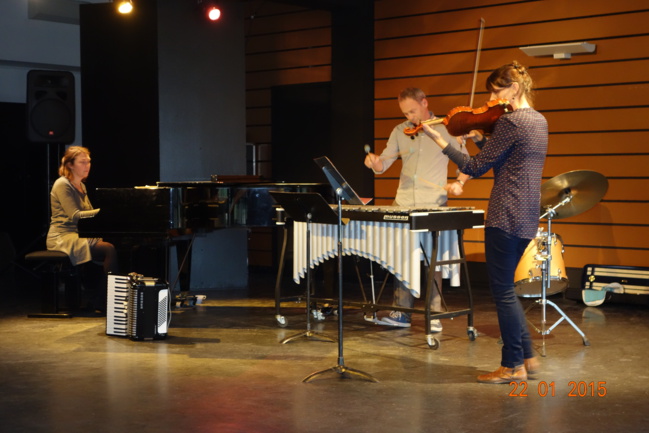 REZÉ Séniors à la Balinère pour " VENTS D'EST" REZÉ Séniors à la Balinère pour " VENTS D'EST"