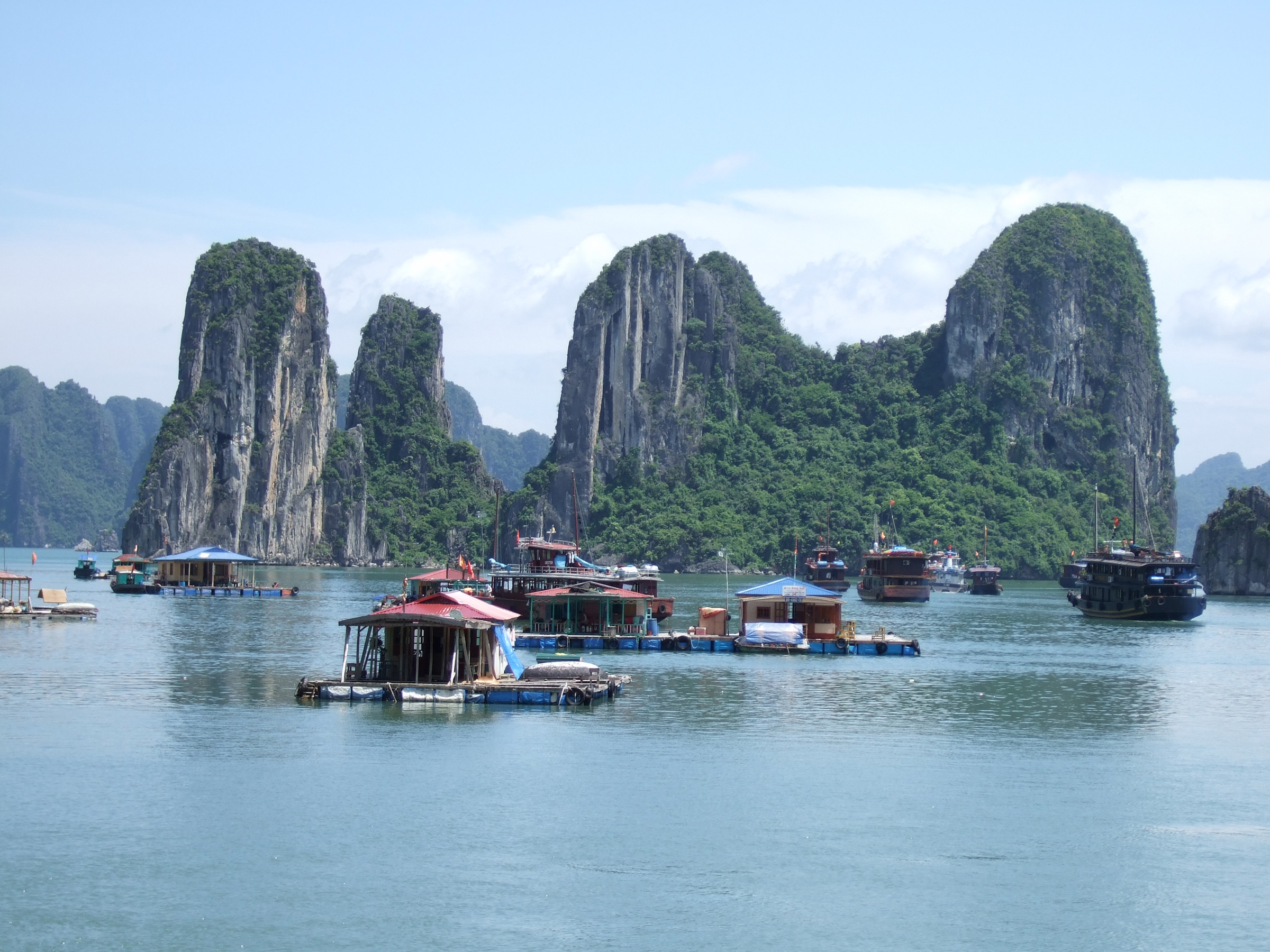 Regards sur le Vietnam  N° 1 et 2